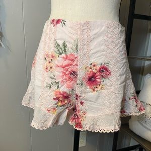 Forever 21 lace shorts pink rose pattern Sz small. High waisted
